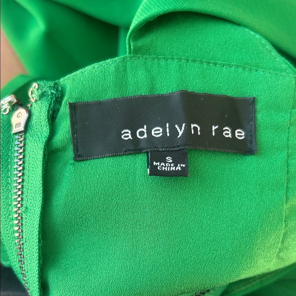 Adelyn Rae vibrant green dress - Picture 4 of 7